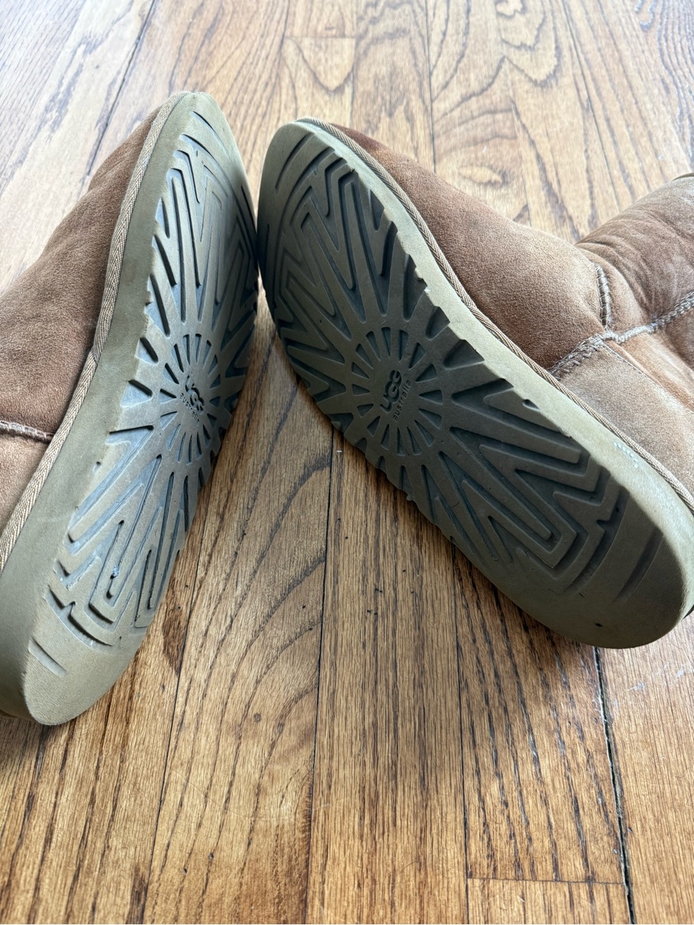 Ugg Classic Short Chestnut Sz 9 - Picture 2 of 6